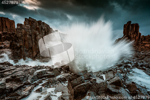 Image of Massive wave Big spash at Bombo basalt columns