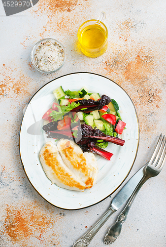 Image of chicken and salad