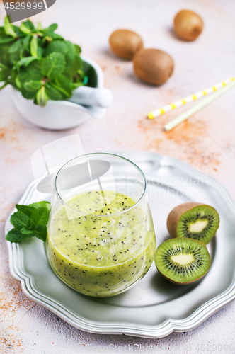 Image of kiwi smoothie