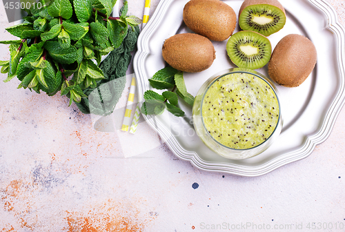 Image of kiwi smoothie