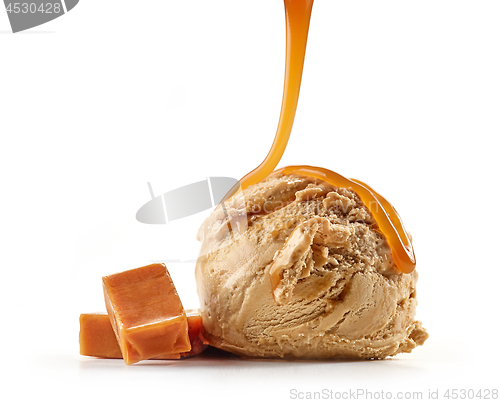 Image of caramel ice cream with caramel sauce