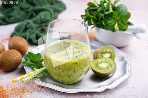 Image of kiwi smoothie