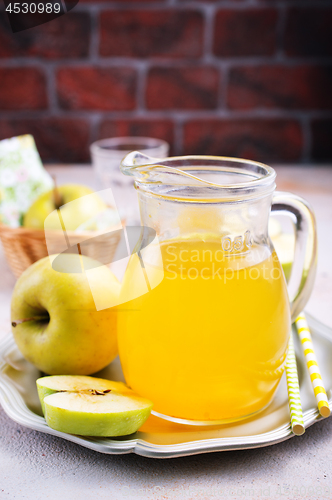 Image of apple juice in jug