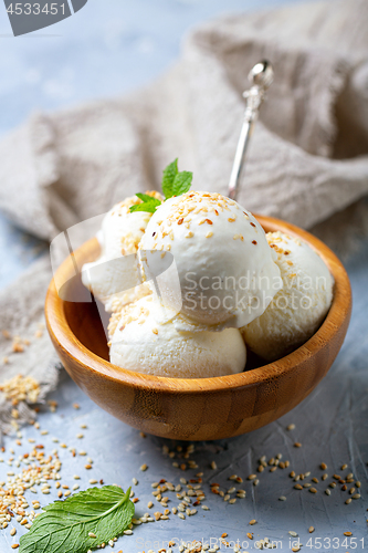 Image of Ice cream balls with sesame seed.