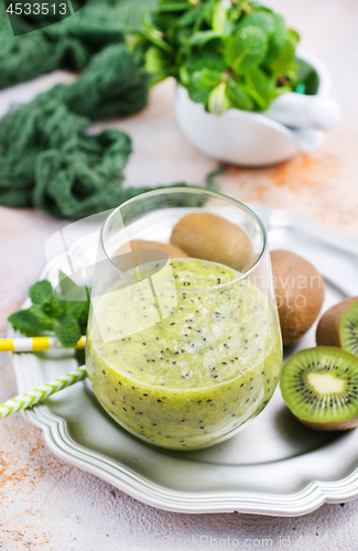 Image of kiwi smoothie