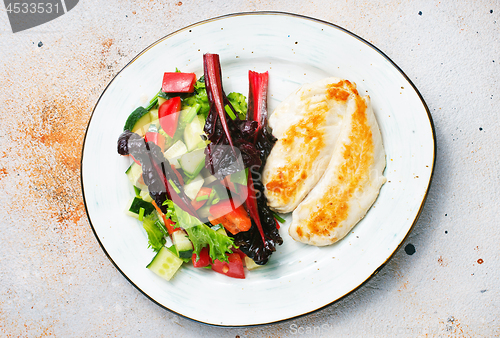 Image of chicken and salad