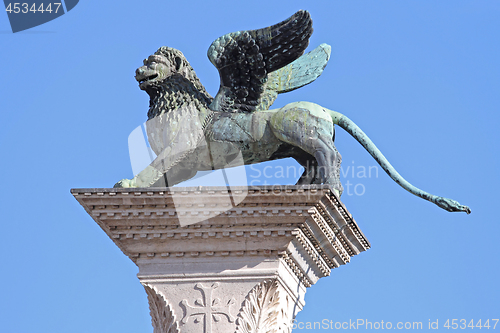 Image of Winged Lion Column