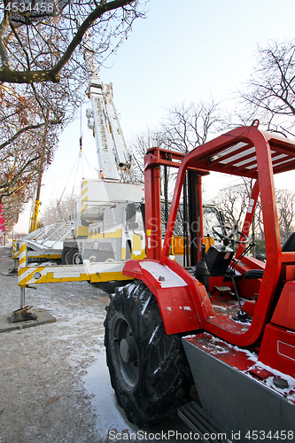 Image of Construction Lifting