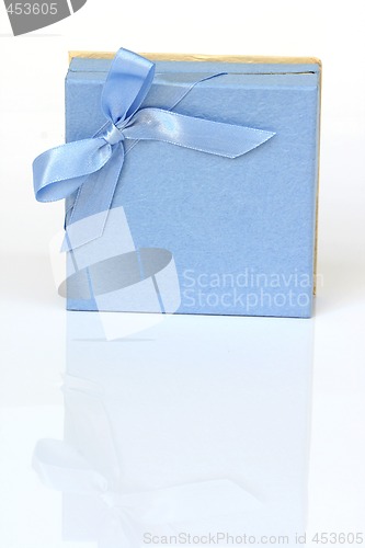 Image of cyan gift box