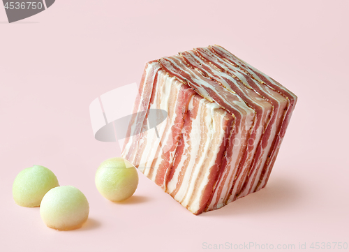 Image of cube of prosciutto slices