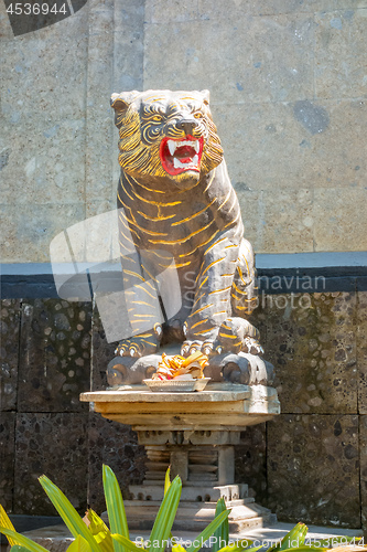 Image of a tiger statue in Bali Indonesia