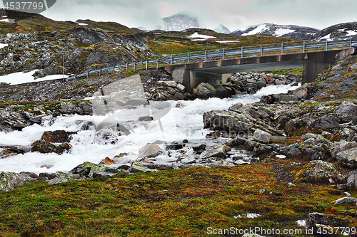 Image of mountain range in Norway