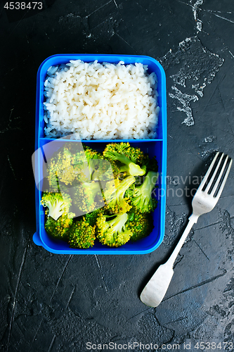 Image of food in lunch box