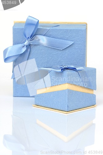 Image of two gift boxes