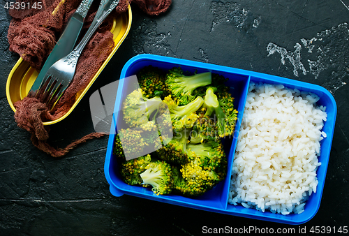 Image of food in lunch box