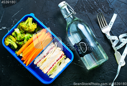 Image of food in lunch box