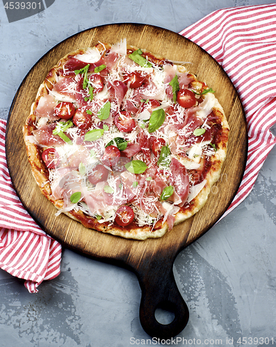 Image of Prosciutto and Tomatoes Pizza