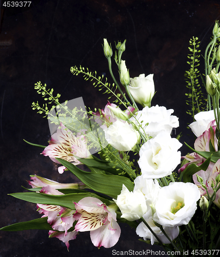 Image of Elegant Flowers Bouquet
