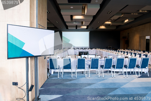 Image of interior of big modern conference room