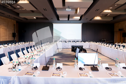 Image of interior of big modern conference room