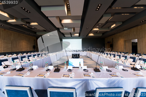 Image of interior of big modern conference room