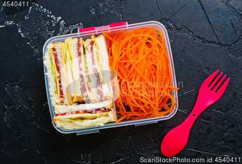 Image of food in lunch box