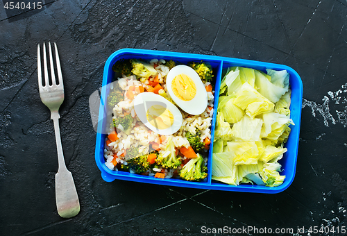 Image of food in lunch box