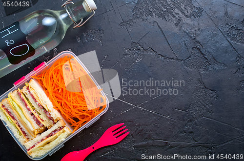 Image of food in lunch box