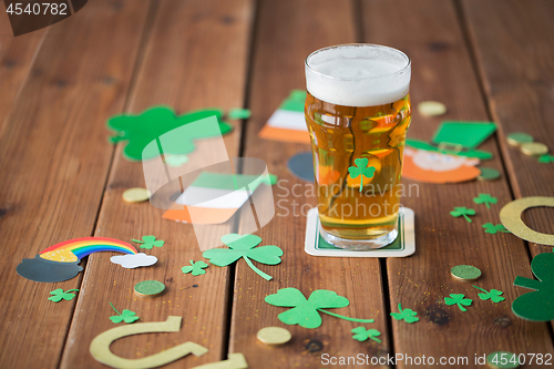 Image of glass of beer and st patricks day party props