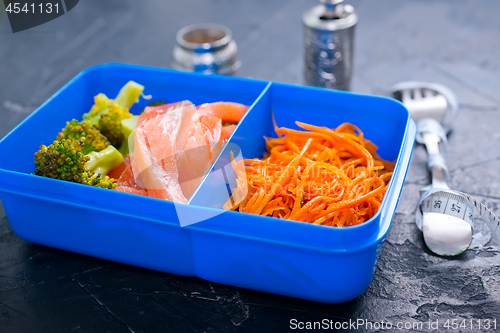 Image of food in lunch box