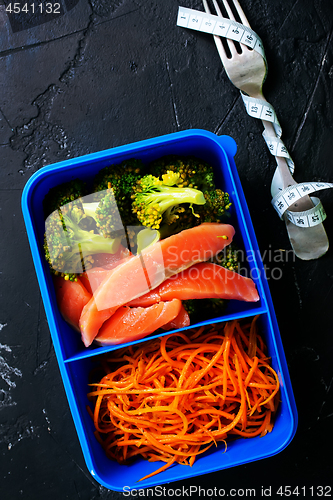 Image of food in lunch box