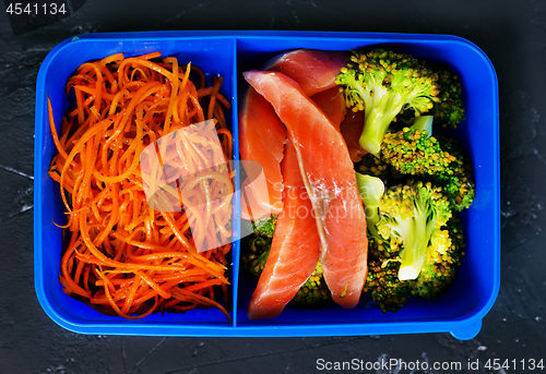 Image of food in lunch box