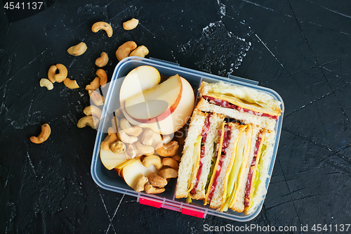 Image of food in lunch box