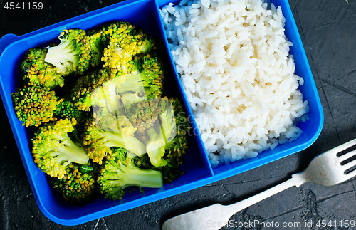 Image of food in lunch box