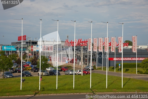 Image of Mediamarkt store from the outside