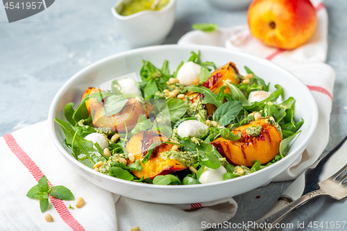 Image of Salad with nectarines and peppermint pesto sauce.