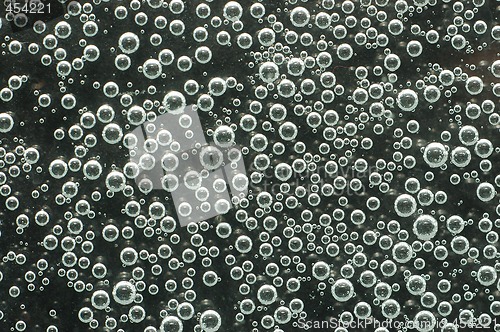 Image of water with bubbles