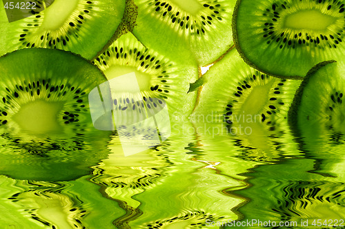 Image of Kiwi slices