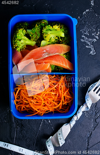 Image of food in lunch box