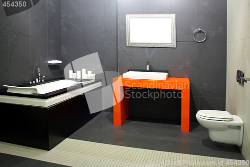 Image of Black bathroom 2