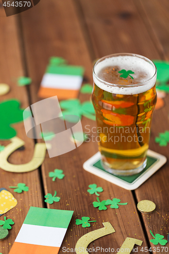 Image of glass of beer and st patricks day party props