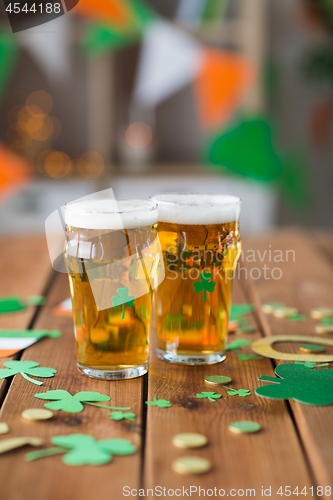 Image of glasses of beer and st patricks day party props