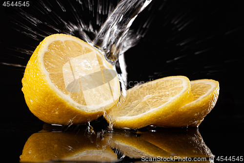 Image of Lemon And Splashes