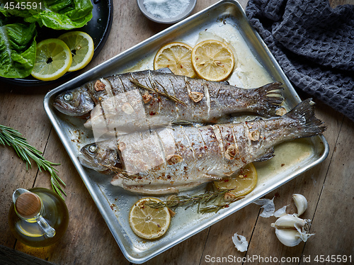 Image of pan of baked fishes