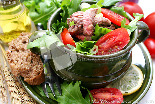 Image of Salad with beef
