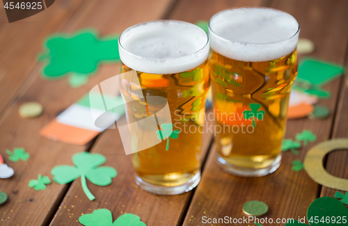 Image of glasses of beer and st patricks day party props