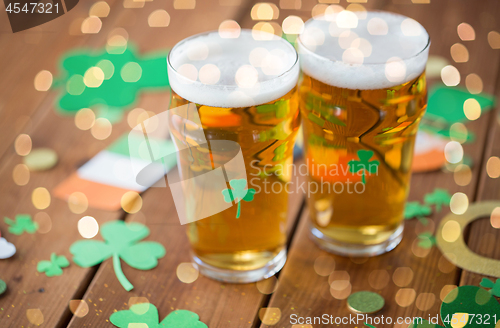 Image of glasses of beer and st patricks day party props