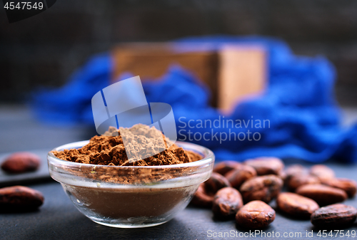 Image of cocoa beans and cocoa powder