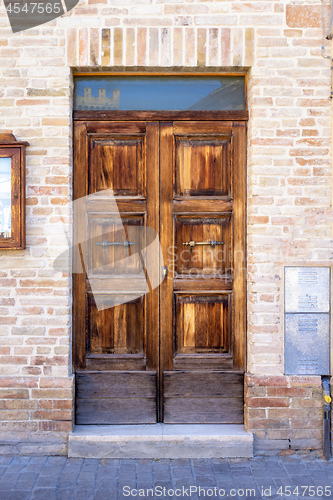 Image of typical italian door