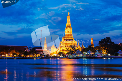 Image of Wat Arun temple in Bangkok, Thailand in the night